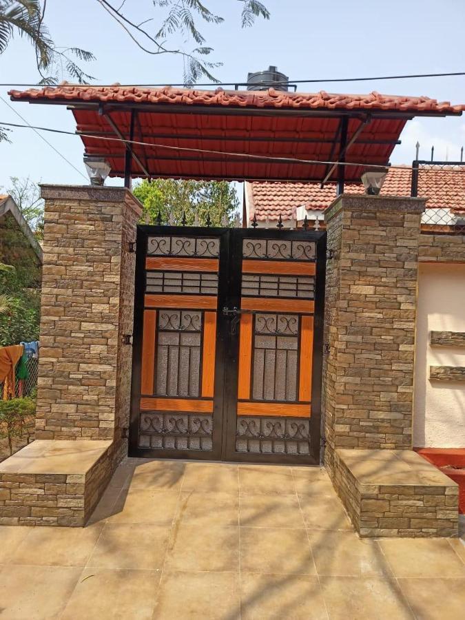 Singh Cottage Lonavala Buitenkant foto